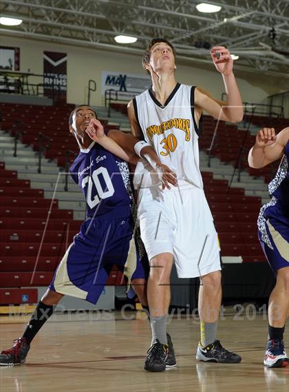 Thumbnail 2 in Diamond Bar vs. Cabrillo (MaxPreps Holiday Classic) photogallery.