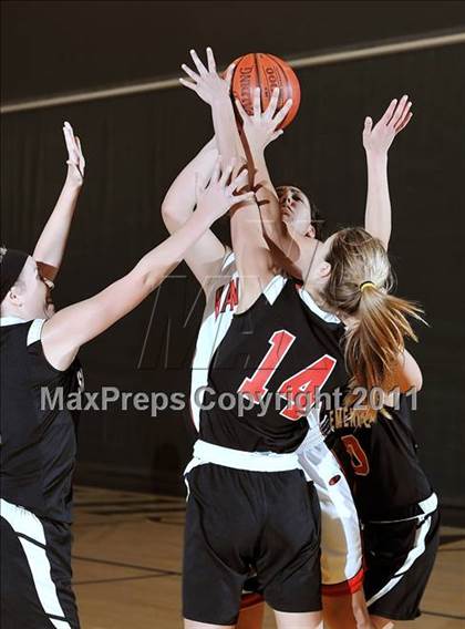 Thumbnail 1 in Hanford vs. San Clemente (OC Championships) photogallery.