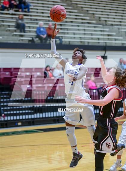 Thumbnail 2 in Churchill vs MacArthur [Douglas] photogallery.