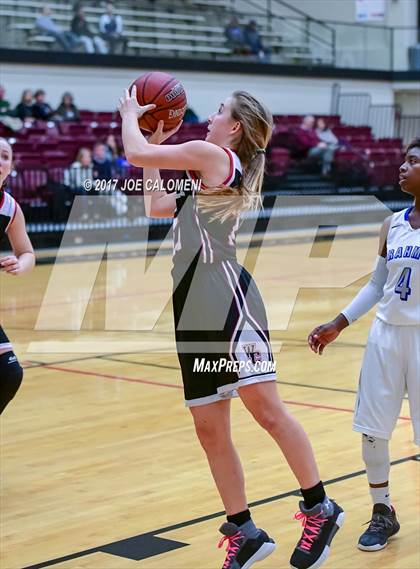 Thumbnail 2 in Churchill vs MacArthur [Douglas] photogallery.
