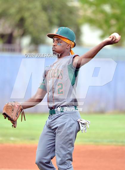 Thumbnail 3 in Durango vs Mojave photogallery.