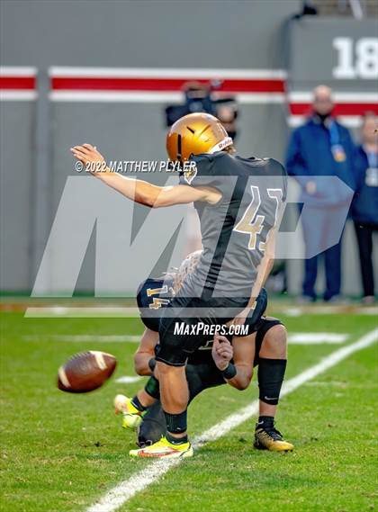 Thumbnail 2 in Shelby vs. Wallace-Rose Hill (NCHSAA 2A Final) photogallery.