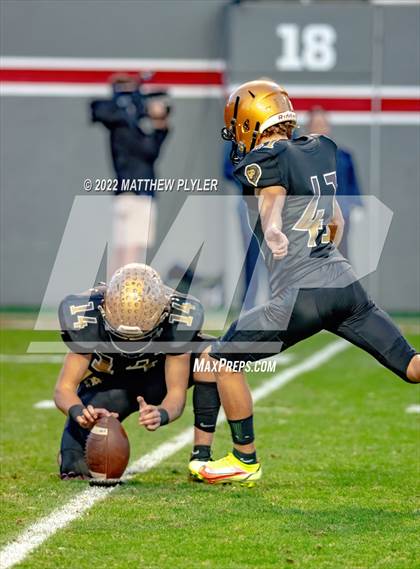 Thumbnail 3 in Shelby vs. Wallace-Rose Hill (NCHSAA 2A Final) photogallery.