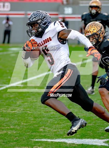 Thumbnail 3 in Shelby vs. Wallace-Rose Hill (NCHSAA 2A Final) photogallery.