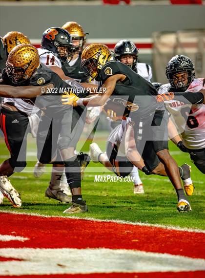 Thumbnail 3 in Shelby vs. Wallace-Rose Hill (NCHSAA 2A Final) photogallery.