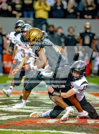 Thumbnail 3 in Shelby vs. Wallace-Rose Hill (NCHSAA 2A Final) photogallery.