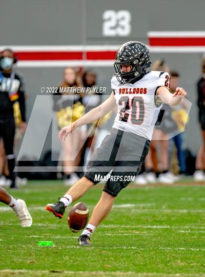 Thumbnail 2 in Shelby vs. Wallace-Rose Hill (NCHSAA 2A Final) photogallery.