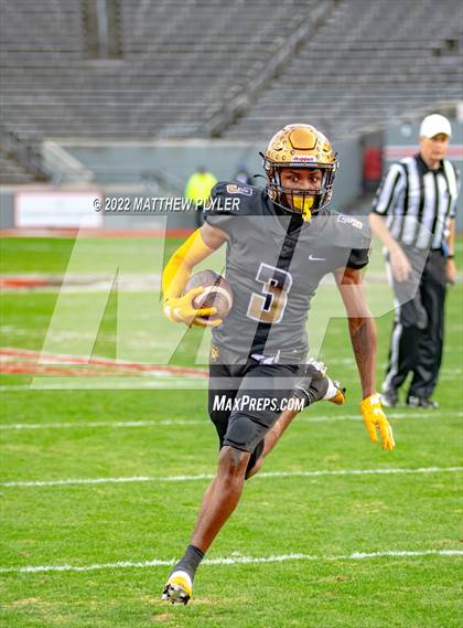 Thumbnail 3 in Shelby vs. Wallace-Rose Hill (NCHSAA 2A Final) photogallery.
