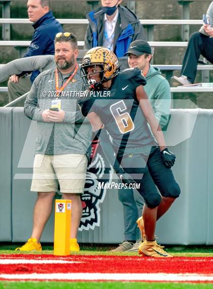 Thumbnail 3 in Shelby vs. Wallace-Rose Hill (NCHSAA 2A Final) photogallery.