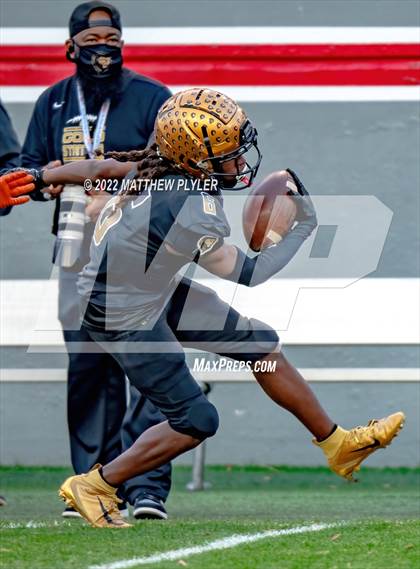 Thumbnail 3 in Shelby vs. Wallace-Rose Hill (NCHSAA 2A Final) photogallery.