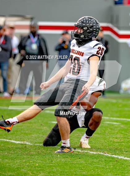 Thumbnail 2 in Shelby vs. Wallace-Rose Hill (NCHSAA 2A Final) photogallery.