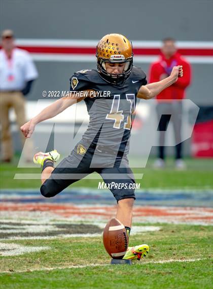 Thumbnail 2 in Shelby vs. Wallace-Rose Hill (NCHSAA 2A Final) photogallery.