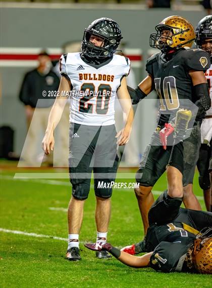 Thumbnail 1 in Shelby vs. Wallace-Rose Hill (NCHSAA 2A Final) photogallery.