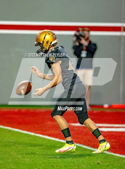 Thumbnail 3 in Shelby vs. Wallace-Rose Hill (NCHSAA 2A Final) photogallery.
