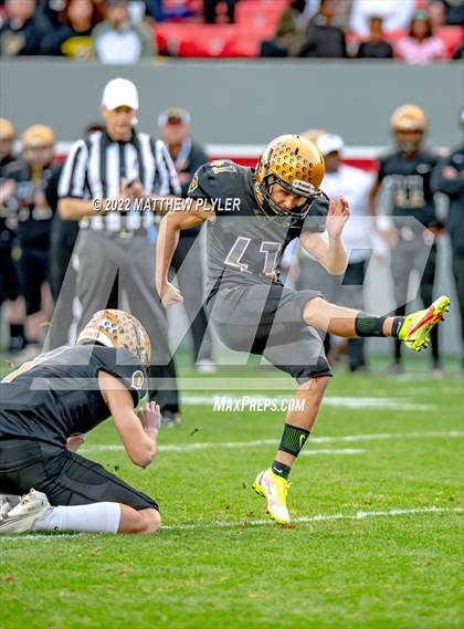 Thumbnail 3 in Shelby vs. Wallace-Rose Hill (NCHSAA 2A Final) photogallery.