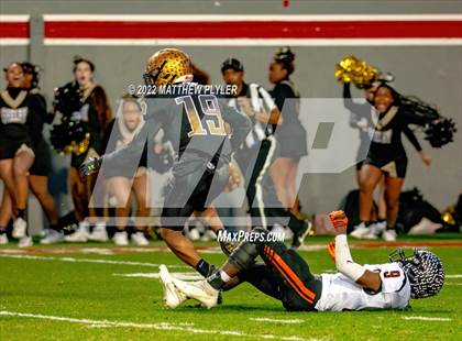Thumbnail 2 in Shelby vs. Wallace-Rose Hill (NCHSAA 2A Final) photogallery.