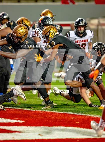Thumbnail 1 in Shelby vs. Wallace-Rose Hill (NCHSAA 2A Final) photogallery.