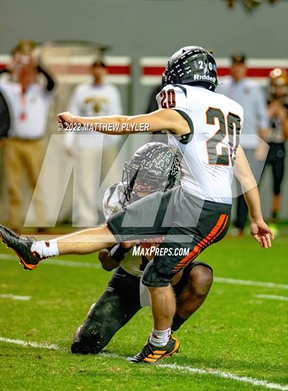 Thumbnail 2 in Shelby vs. Wallace-Rose Hill (NCHSAA 2A Final) photogallery.