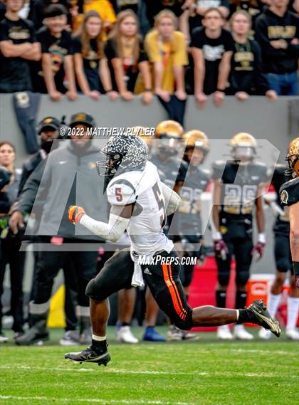 Thumbnail 3 in Shelby vs. Wallace-Rose Hill (NCHSAA 2A Final) photogallery.