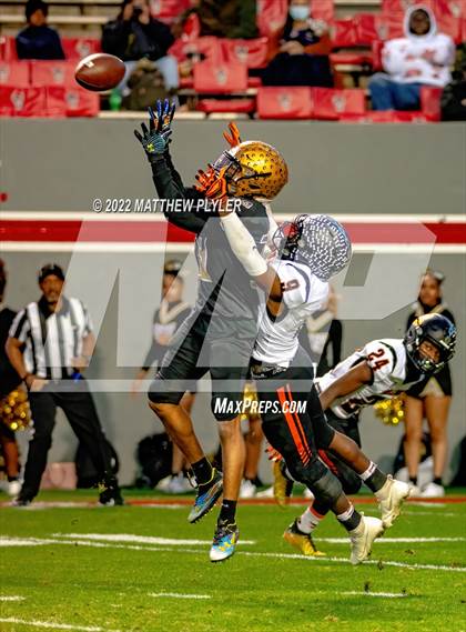 Thumbnail 1 in Shelby vs. Wallace-Rose Hill (NCHSAA 2A Final) photogallery.
