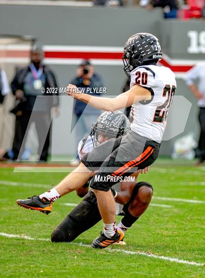 Thumbnail 3 in Shelby vs. Wallace-Rose Hill (NCHSAA 2A Final) photogallery.