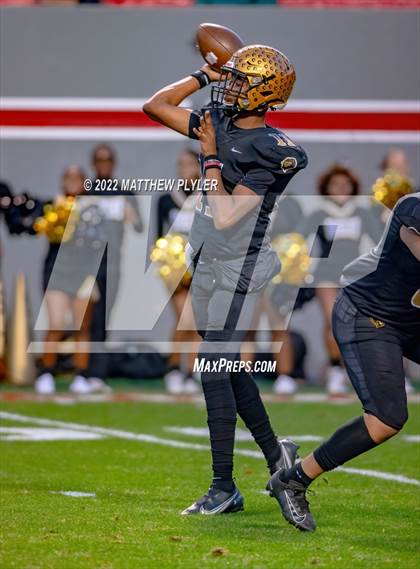 Thumbnail 3 in Shelby vs. Wallace-Rose Hill (NCHSAA 2A Final) photogallery.