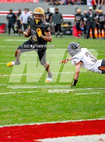 Thumbnail 3 in Shelby vs. Wallace-Rose Hill (NCHSAA 2A Final) photogallery.
