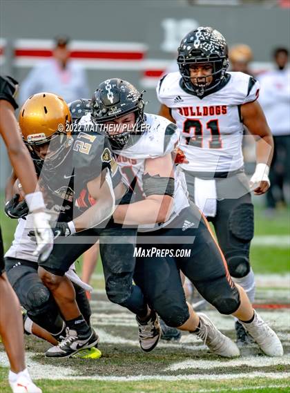 Thumbnail 3 in Shelby vs. Wallace-Rose Hill (NCHSAA 2A Final) photogallery.