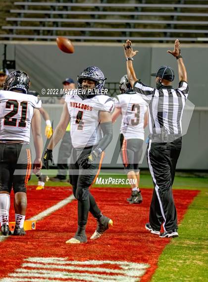 Thumbnail 3 in Shelby vs. Wallace-Rose Hill (NCHSAA 2A Final) photogallery.