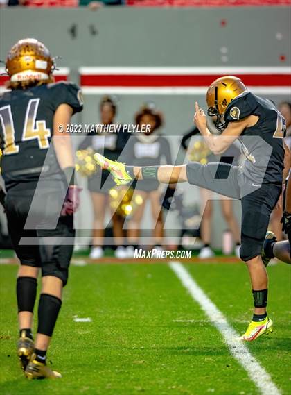 Thumbnail 3 in Shelby vs. Wallace-Rose Hill (NCHSAA 2A Final) photogallery.
