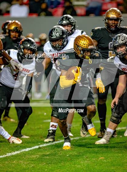 Thumbnail 3 in Shelby vs. Wallace-Rose Hill (NCHSAA 2A Final) photogallery.