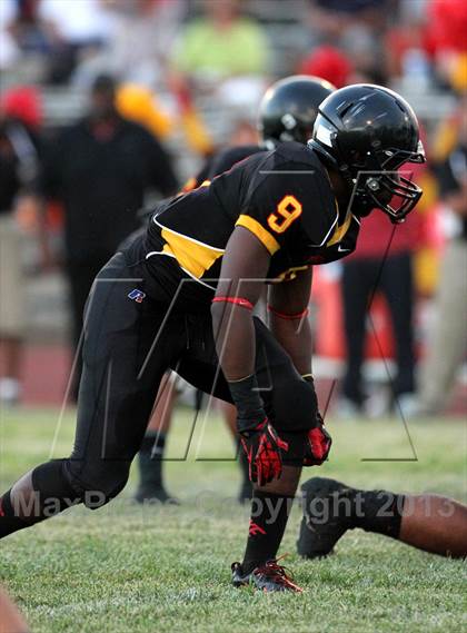 Thumbnail 3 in St. John Bosco vs. Dominguez photogallery.