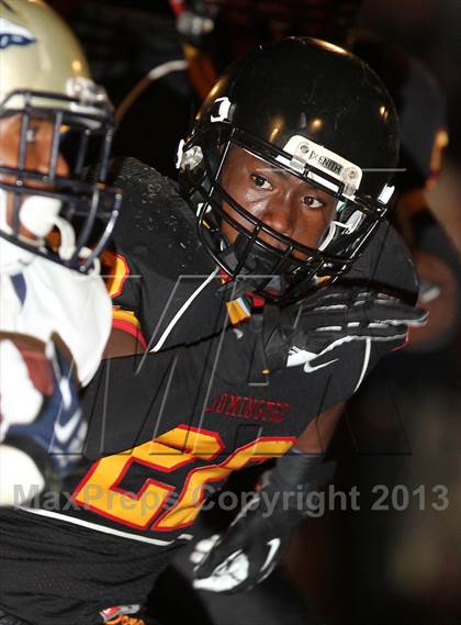 Thumbnail 3 in St. John Bosco vs. Dominguez photogallery.
