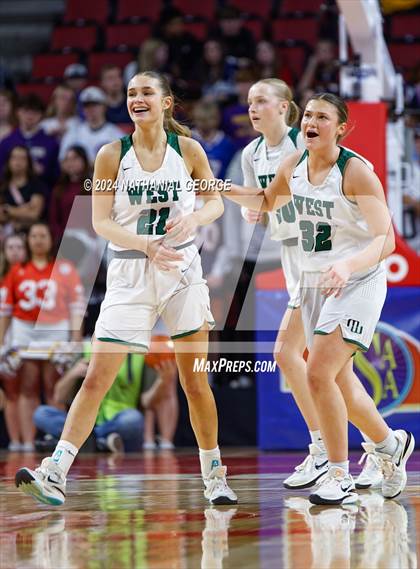 Thumbnail 3 in Millard West vs. Bellevue West (NSAA Class A Final) photogallery.