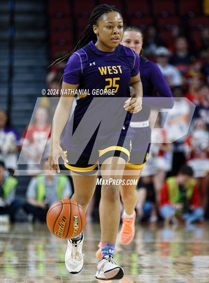 Thumbnail 3 in Millard West vs. Bellevue West (NSAA Class A Final) photogallery.