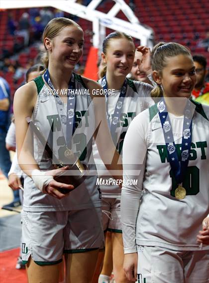 Thumbnail 3 in Millard West vs. Bellevue West (NSAA Class A Final) photogallery.