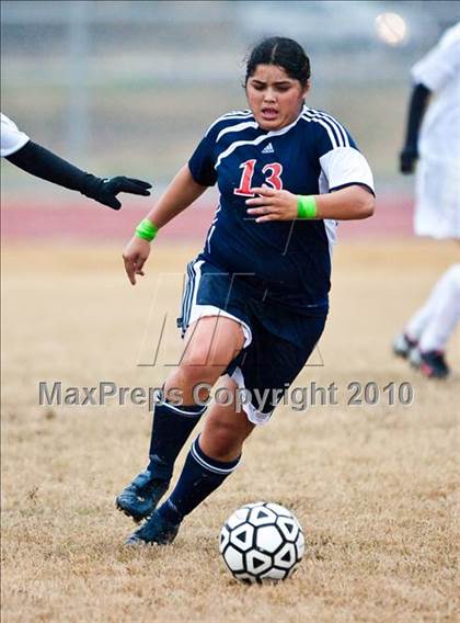 Thumbnail 3 in Alvin vs Lamar Consolidated (Pearland ISD Soccer Shootout) photogallery.