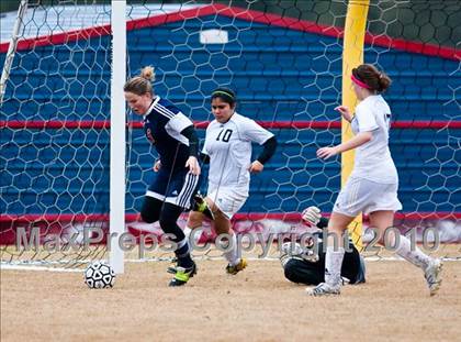 Thumbnail 3 in Alvin vs Lamar Consolidated (Pearland ISD Soccer Shootout) photogallery.
