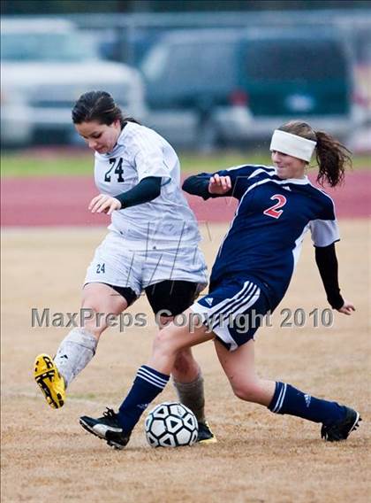 Thumbnail 3 in Alvin vs Lamar Consolidated (Pearland ISD Soccer Shootout) photogallery.