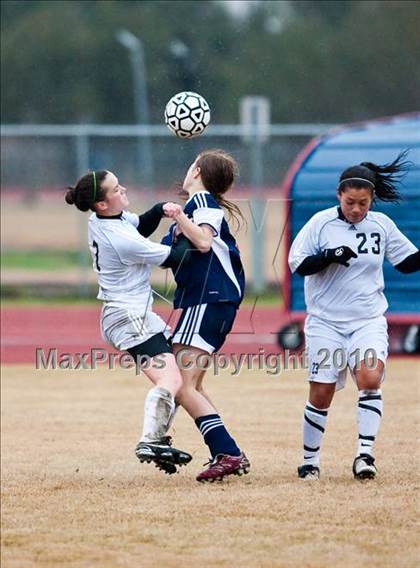 Thumbnail 1 in Alvin vs Lamar Consolidated (Pearland ISD Soccer Shootout) photogallery.