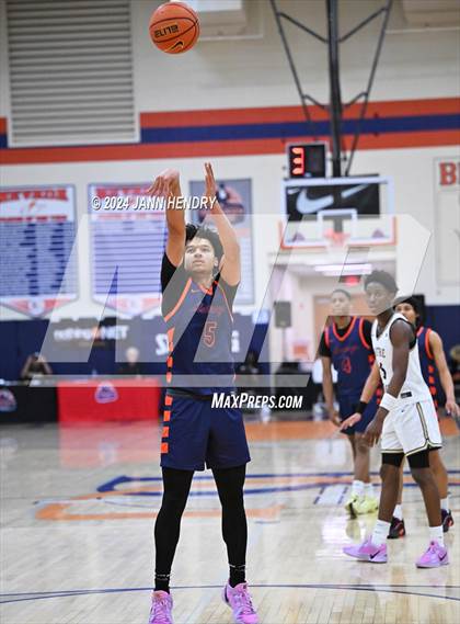 Thumbnail 2 in Roosevelt vs. Notre Dame (SO) (Tarkanian Classic Championship) photogallery.