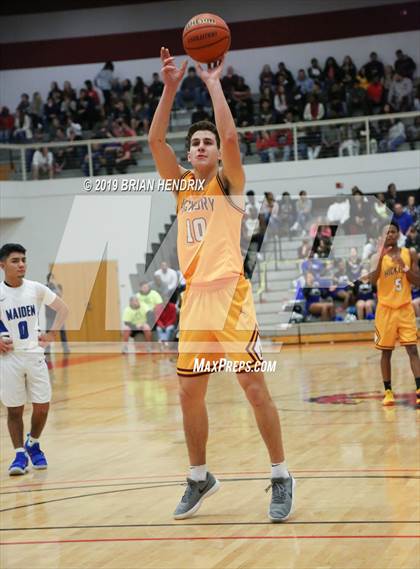 Thumbnail 2 in Maiden vs. Hickory photogallery.