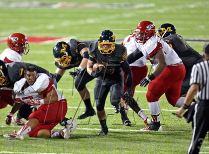 Thumbnail 2 in Pike vs. Archbishop Moeller (Crosstown Showdown) photogallery.