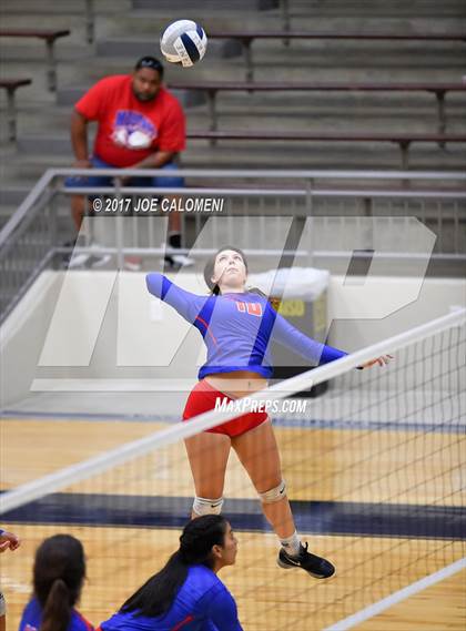 Thumbnail 3 in Jefferson vs Houston [Sam] photogallery.