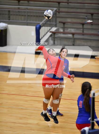 Thumbnail 3 in Jefferson vs Houston [Sam] photogallery.