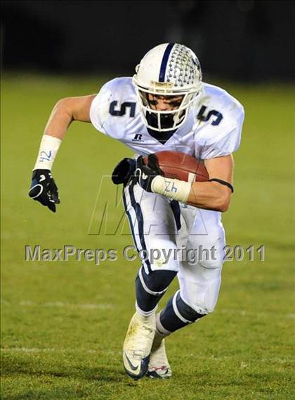 Thumbnail 2 in Xavier vs. Staples (CIAC Class LL Final) photogallery.