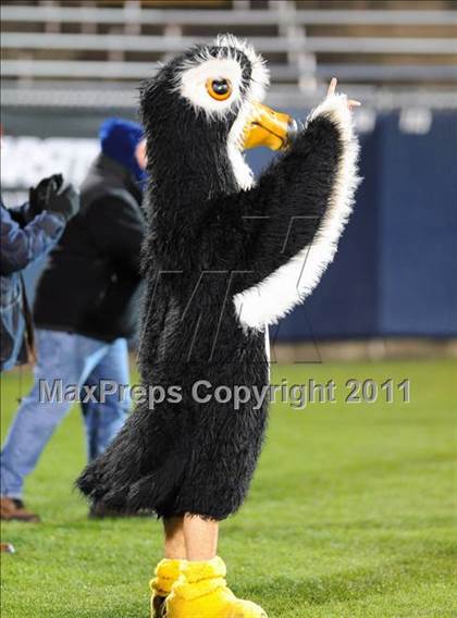 Thumbnail 3 in Xavier vs. Staples (CIAC Class LL Final) photogallery.