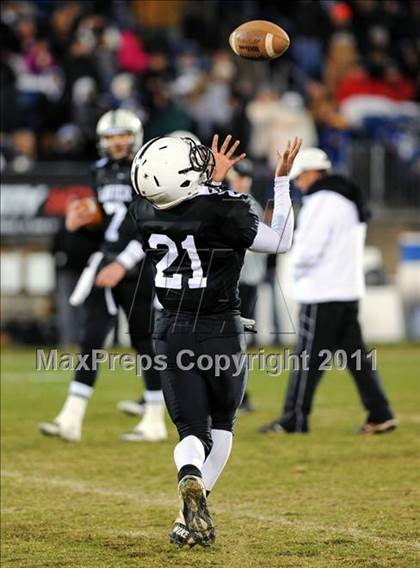 Thumbnail 2 in Xavier vs. Staples (CIAC Class LL Final) photogallery.