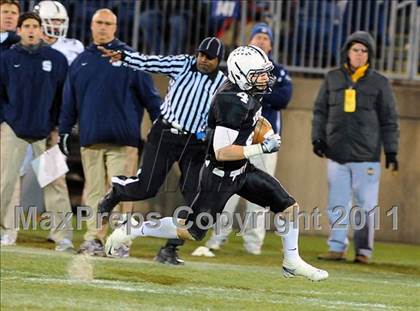 Thumbnail 2 in Xavier vs. Staples (CIAC Class LL Final) photogallery.