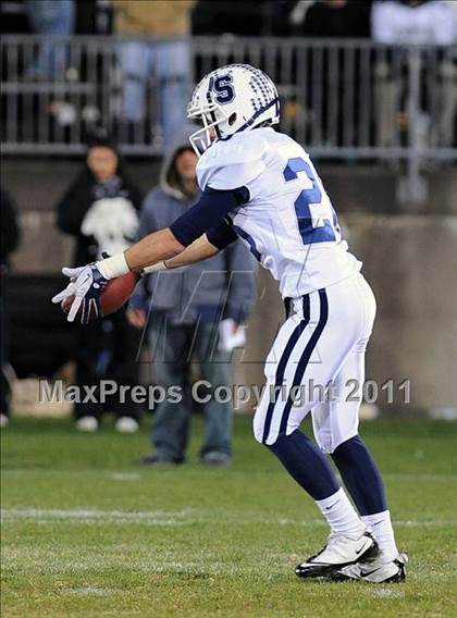 Thumbnail 1 in Xavier vs. Staples (CIAC Class LL Final) photogallery.